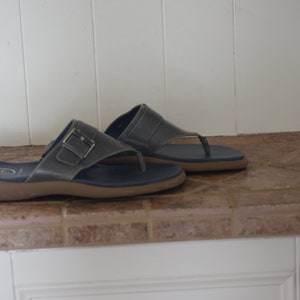 rockport flip flops