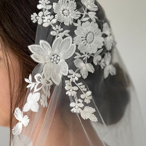 MAEVE Juliet Cap Veil, Wedding Veil Lace, Wedding Veil Flowers, Wedding Veil Cathedral, Wedding Veil Fingertip, Lace Veil, Veil Wedding