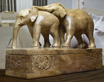 Statuetka z szufladkami - Dwa słonie - igraszki matki z młodym