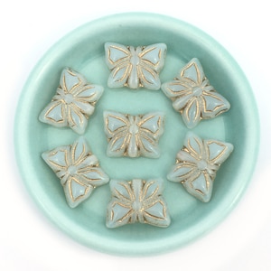 10 Perla di farfalla di vetro Intarsio in oro bianco opalino, Perla pressata ceca, Perla animale, Perla di natura, Charm farfalla, 12x15, 4356P CP8-3