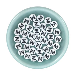 20 contas do alfabeto, letra m, contas de letras, letras do alfabeto, letras brancas, contas de nome, contas de vidro tcheco, artesanato diy, contas de fabricação de joias