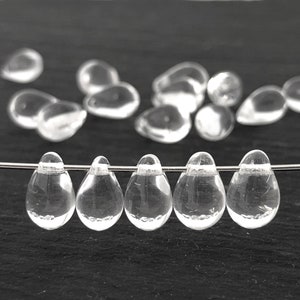 30 Clear teardrop Bead, 6x9 Glass Teardrop Bead, Teardrop Charm Bead, Czech Glass Teardrop, Curtain Bead, Jewelry Making Bead, 4297M CM6-6