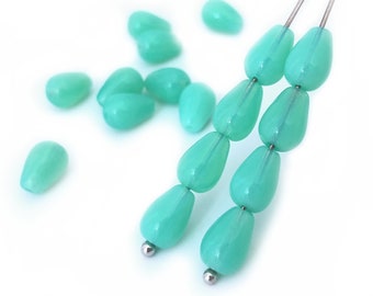 30 Opal Green Teardrop Beads, Vintage Czech Glass Beads, Teardrop Charm Bead, Green Drop Beads Curtain Bead 6x9 2588F CF1-8