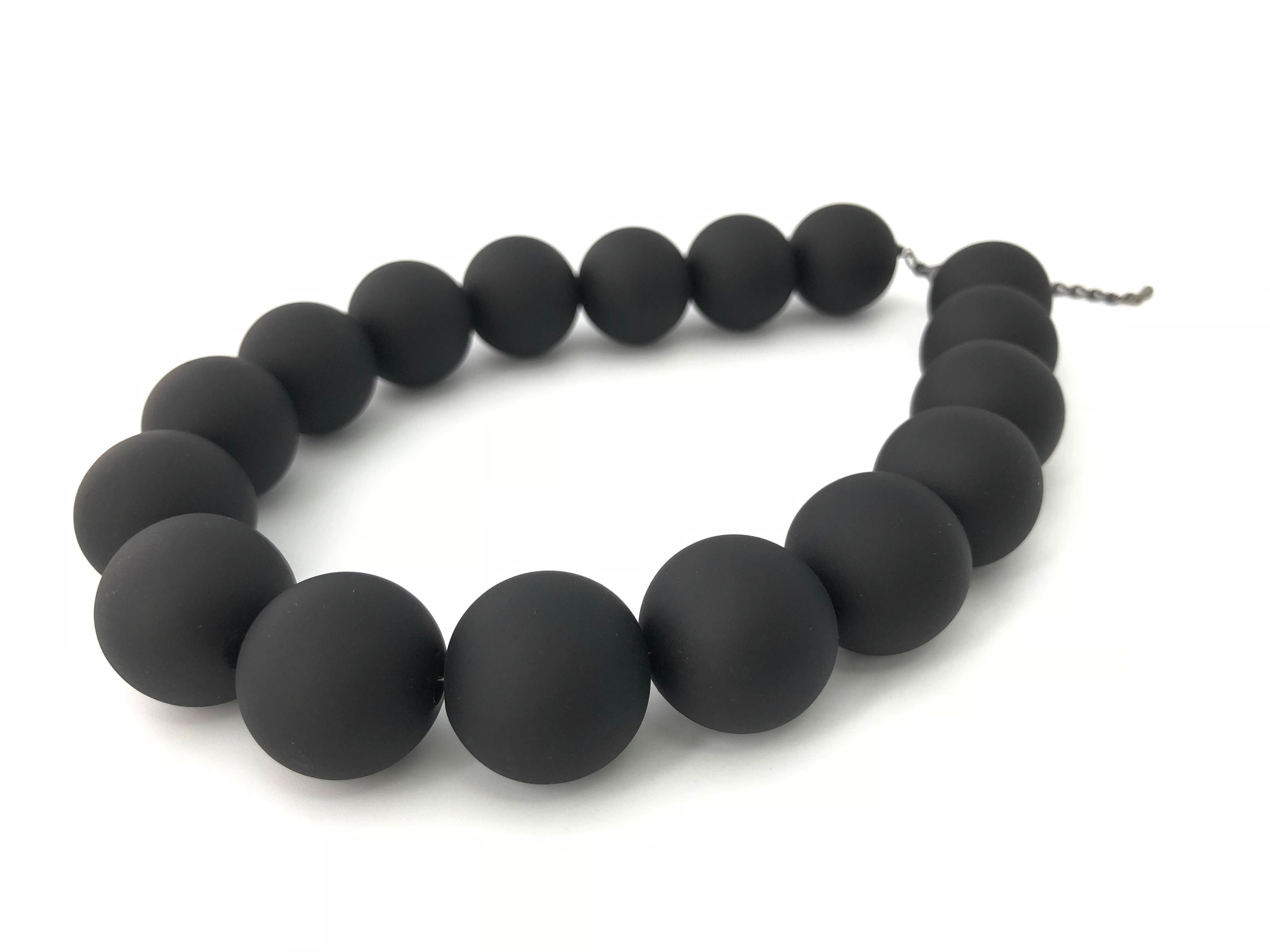 Chunky black bead necklace sale