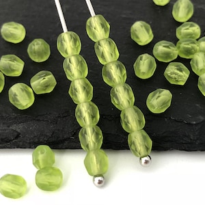 50 Peridot groen gefacetteerde ronde kraal, 4mm vuurgepolijste kraal, vintage Tsjechische kraal, mat glas spacer kraal, sieraden maken kraal, 1079F, FP1-8
