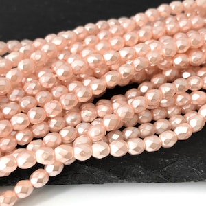 50 cuentas facetadas redondas de perla rosa, cuentas pulidas al fuego de 4 mm, cuentas de vidrio checa, cuentas espaciadoras, cuentas boho, cuentas de joyería, 1605N FP5-7