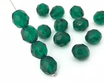 20 Emerald Green Faceted Round Bead, Czech Fire Polished, 8mm Spacer, 1307F