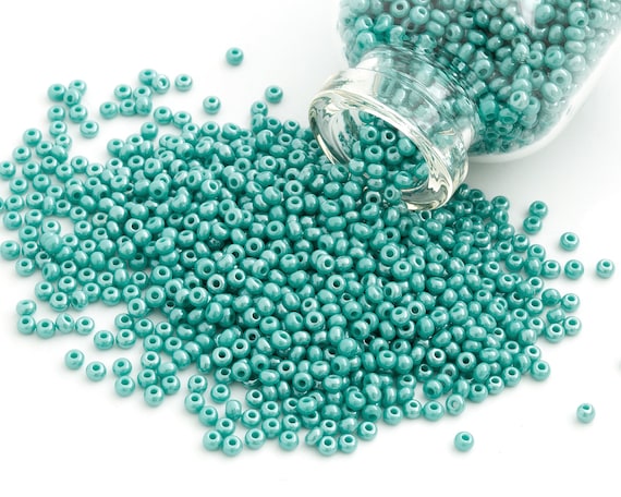 12//0 Opaque Gray Czech Seed Bead #CSH076 10 Gm, Hank, 1//2 Kilo