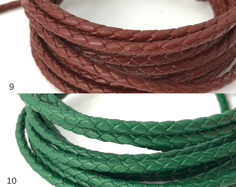 Puede incluir: Dos carretes de cord&oacute;n de cuero trenzado. El carrete superior es marr&oacute;n y el carrete inferior es verde.