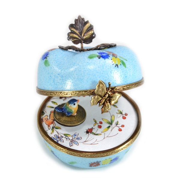 Pomme bleue musicale, décor à la main coccinelles sur porcelaine de Limoges Ave Maria Schubert, clé mini oiseau coloré, cadeau personnalible