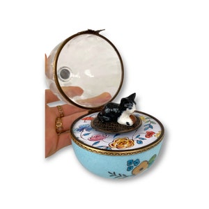 cat / romantic music box/ blue music box / personnalized gift / unique piece / made in France / Romeo and Juliet