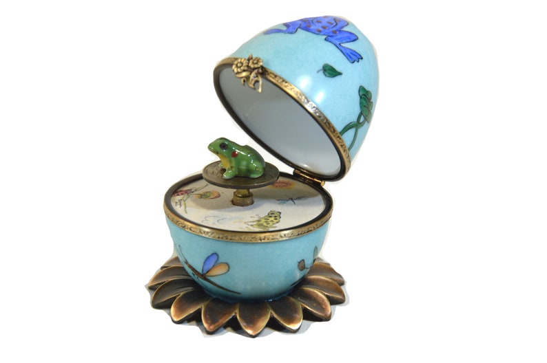 Green Frog Music Box. Handpaint Limoges Egg. Frog Collection. | Etsy Ireland