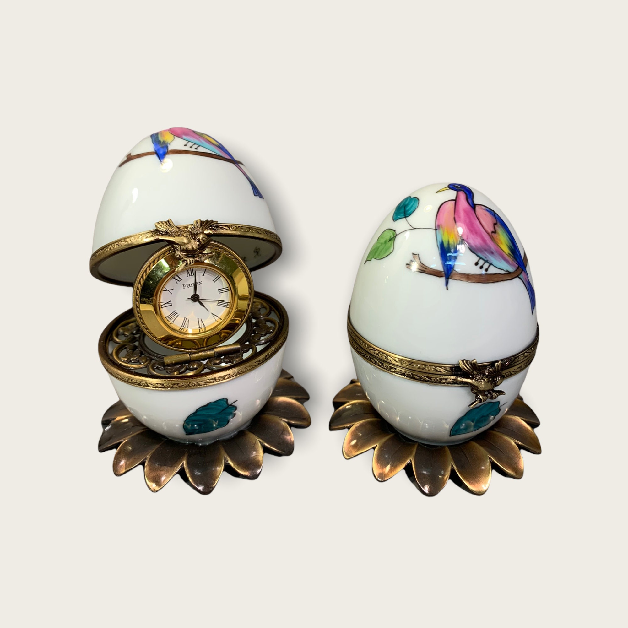 Horloge Oiseau. Porcelaine de Limoges Peinte à La Main. Mécanisme Automatique Quartz. Cadeau Souveni