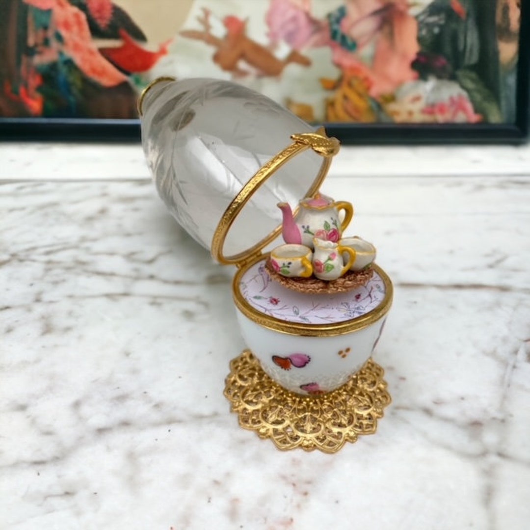 Heart Tea Set Music Box, Decorative Musical Egg With Minature Tea for Two Music, Hand