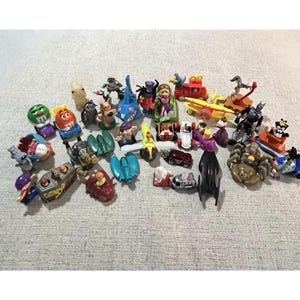 30 + Vintage Kids Meal Toys 1990s McDonalds, Wendy&#39;s, Arbys, Burger King, More