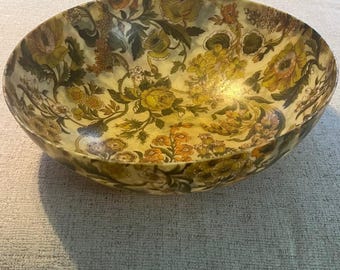 Bol de ensalada floral de fibra de vidrio vintage de los años 70, amarillo, naranja y verde, estilo moderno de mediados de siglo.