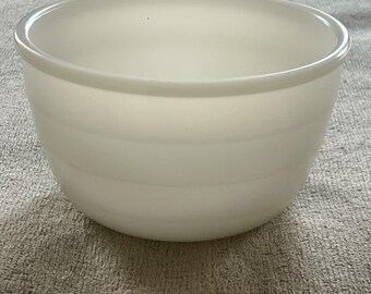 Vintage General Electric Milk Glass Mixing Bowl White Ribbed Beehive 7.5" 1940s