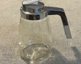 Dispensador de jarabe de vidrio Vintage Federal Housewares con tapa cromada, Chicago, IL, 1 taza