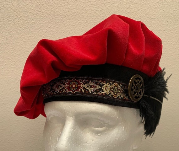 New adult Renaissance Medieval Elizabethan Victorian Revolutionary red  suede buccaneer colonial floppy poet muffin hat costume Cosplay.