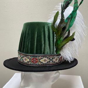 New adult Renaissance Medieval Elizabethan men's green royal tall hat cap costume Cosplay size large - X large