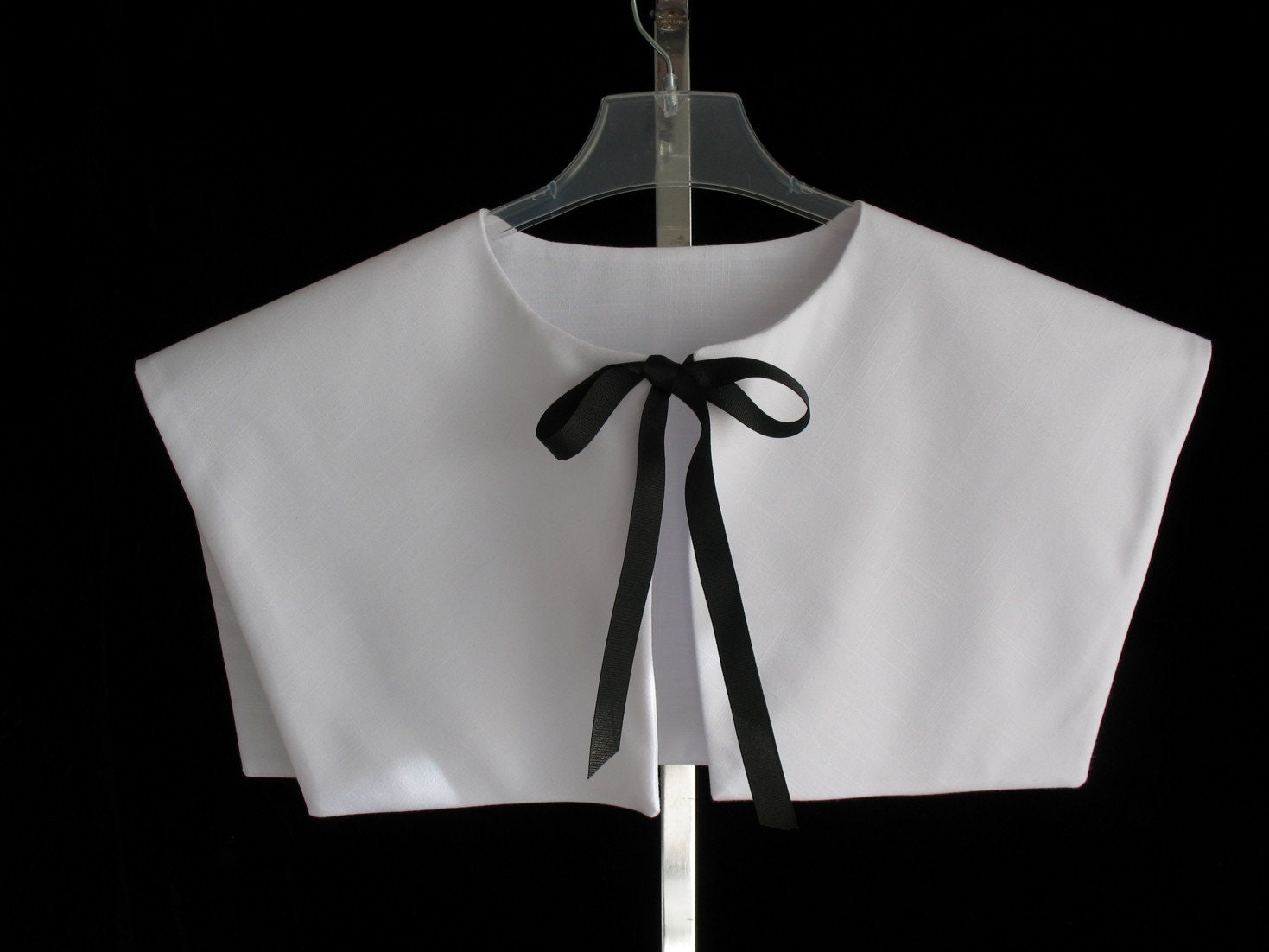Adult Men's Pilgrim Colonial John Carver White Cotton Fabric Adult Men's Pilgrim Colonial John Carver White Cotton Fabric