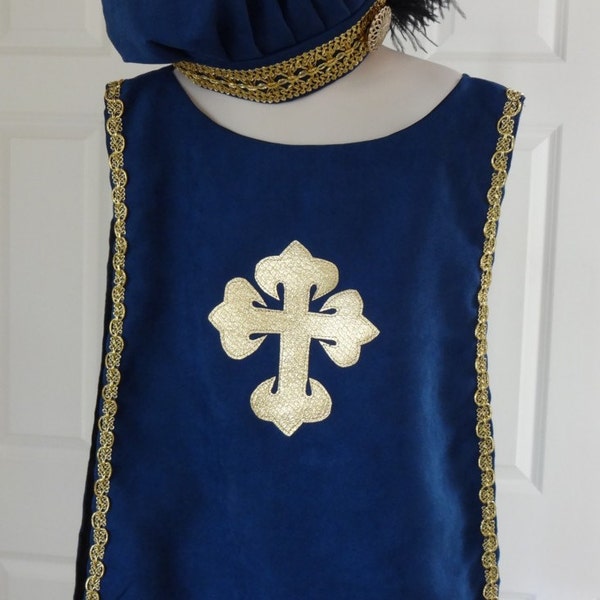 Nouveau tabard tunique de chevalier Tudor médiéval Renaissance pour enfant avec robe chapeau 3 costume de mousquetaire taille 6