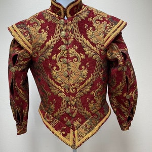 Authentic men&#39;s Renaissance Elizabethan Medieval red and gold doublet jerkin removable sleeves coat jacket costume Cosplay Made in the USA