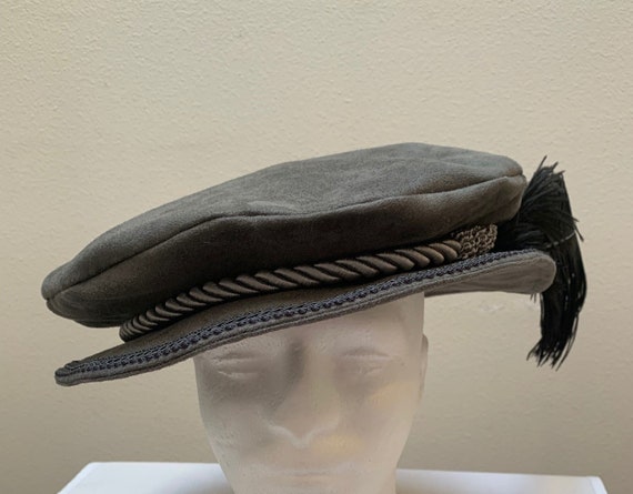 A New Adult Renaissance Medieval Tudor Colonial Grey Suede Brim