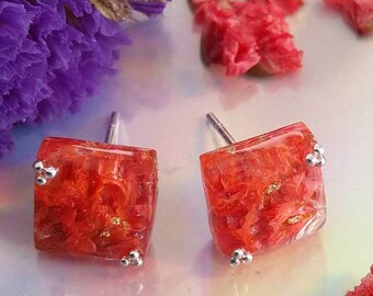 Red flower stud earrings, Red earrings, botanical earrings, fine jewelry, pressed flower earrings, 925 silver