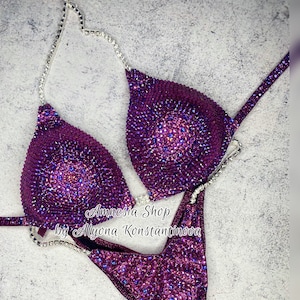 Set da competizione - Strass Fitness - NPC - IFBB - WBFF - Abito da competizione per figure - Abito in posa - Sw Bodybuilding - Bikini viola
