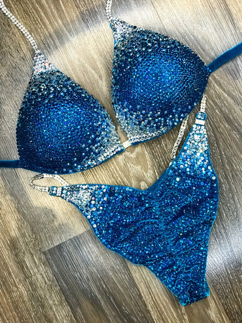 NPC bikini suit IFBB Figure Competition Suit Posing Suit WBFF Swarosvki Bodybuilding Rhinestone Fitness Competition Bikini Set