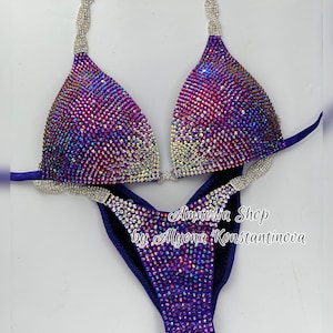 Lila Wettkampfset - Rhinestone Fitness - NPC - IFBB - WBFF - Figur Wettkampfanzug - Posing Anzug - Sw Bodybuilding