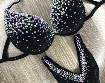 Zwarte bikini - wedstrijd bikiniset - strass fitness - fluwelen figuur wedstrijdpak - poseerpak - strass bikiniset