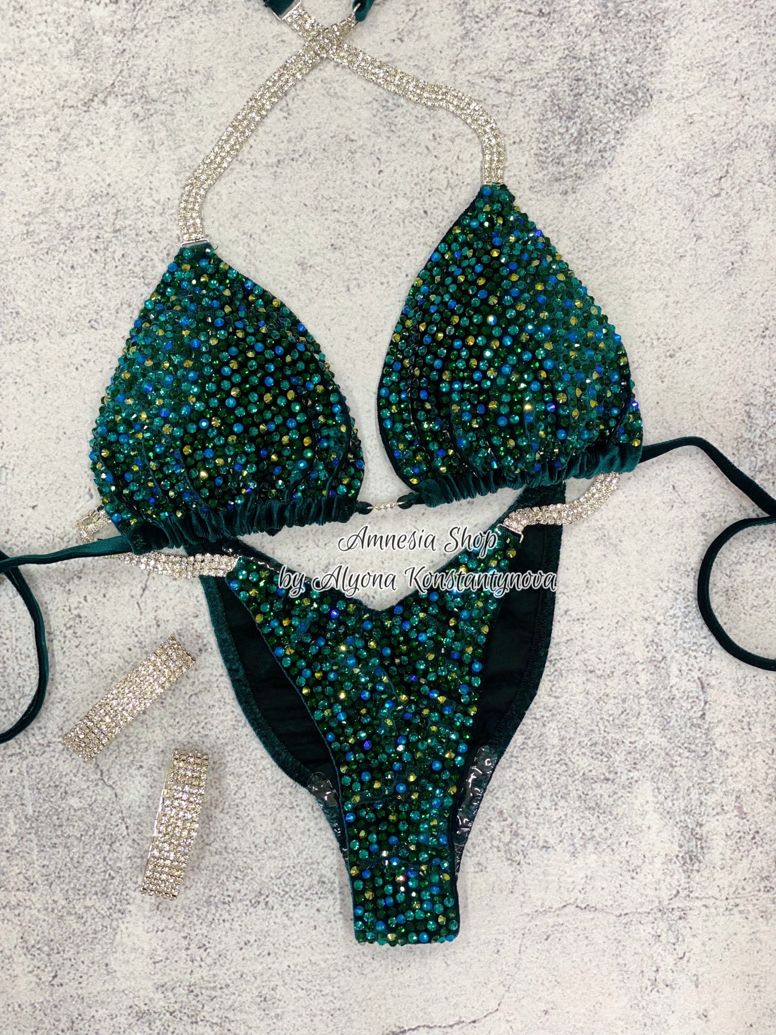 エメラルドグリーン　ストーン付き 大会用ビキニ emerald-bikini-competition-