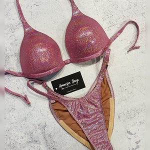 Base Fit Model Bikini, Posing Competition