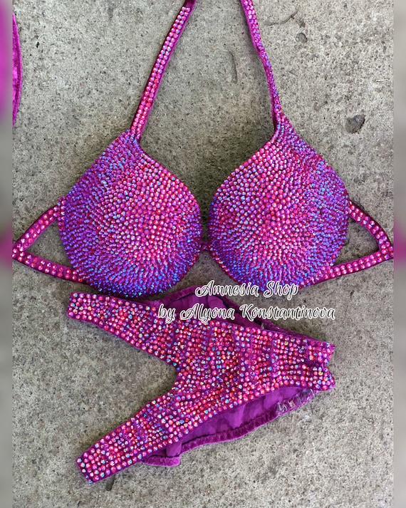 Bikini fitness rosa - Bikini bodybuilding - Bikini da competizione IFBB - Costume  bikini da competizione Crystal - Costume fitness - Bikini a figura - Etsy  Italia
