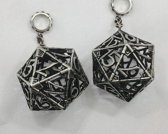 Reina de las Cenizas - Mano del Destino - Latón Blanco, precio por par.