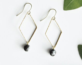 Black Onyx & Diamond Shape Hammered Brass Earrings / Rhombus Dainty Lightweight Simple Titanium Hypoallergenic Sensitive Ears Metal Allergy