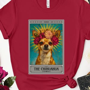 Vintage chihuahua tarotkaart shirt, schattige chihuahua T-shirt, grillige bloemen esthetiek, Mexicaanse kunst chi graphic, mooie chihuahua, hond moeder