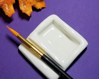 PAINT PALETTE | White | 1 Well With Brush Rest | Artist Gift