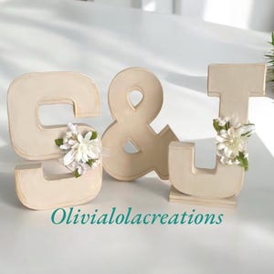 Letras de boda, iniciales para bodas, despedidas de soltera, cumpleaños, decoración de mesas dulces y accesorios para fotos.
