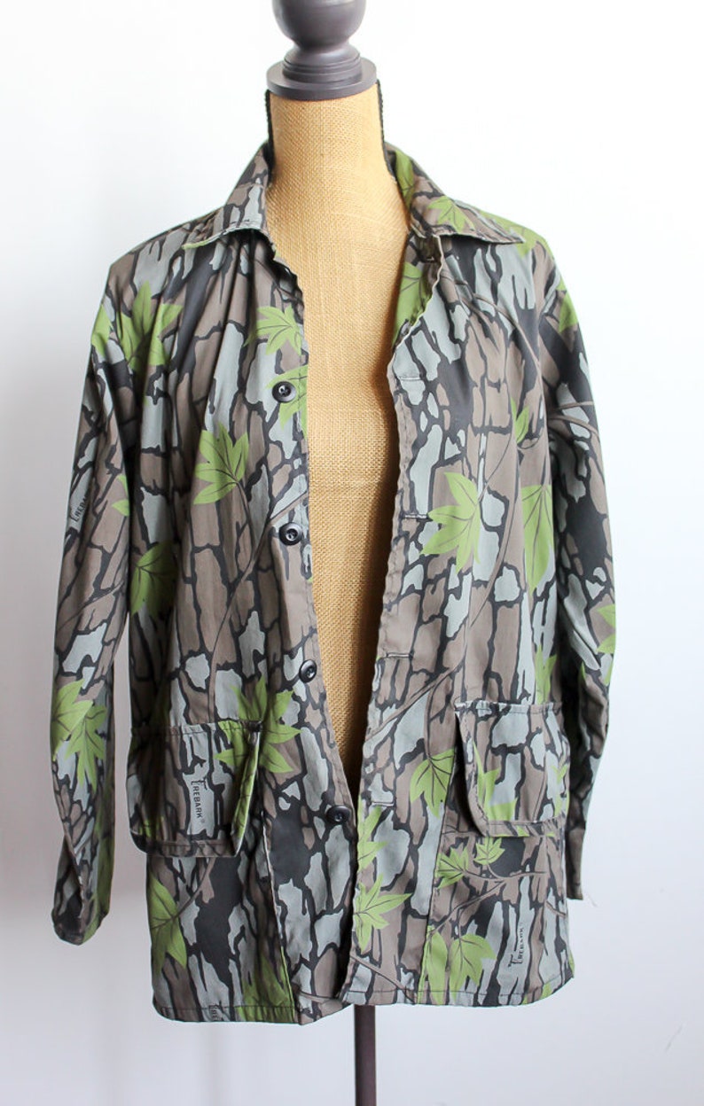 90s fall Leaf Print jacket vintage camouflage jacket lightweight jacket hip hop hipster vintage jacket leaf design Sz M