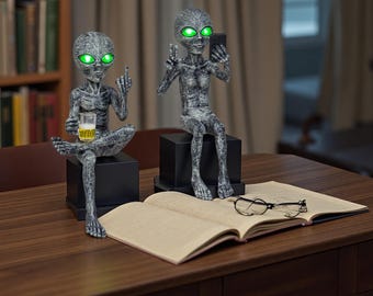 Solar Alien Paar Statue Yard Dekor Wasserdicht UFO Outdoor Gartendekoration, Einzigartiges Alien Weihnachtsgeschenk, Balkon, Regal Home Indoor Decor