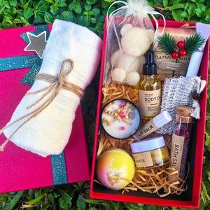 Spa & Relaxation Gift Box, Rose Gifts For Women, Self Care Gift Box, Valentine Gift, Wedding Care Package, Spa Gift for her, Bridesmaid Gift