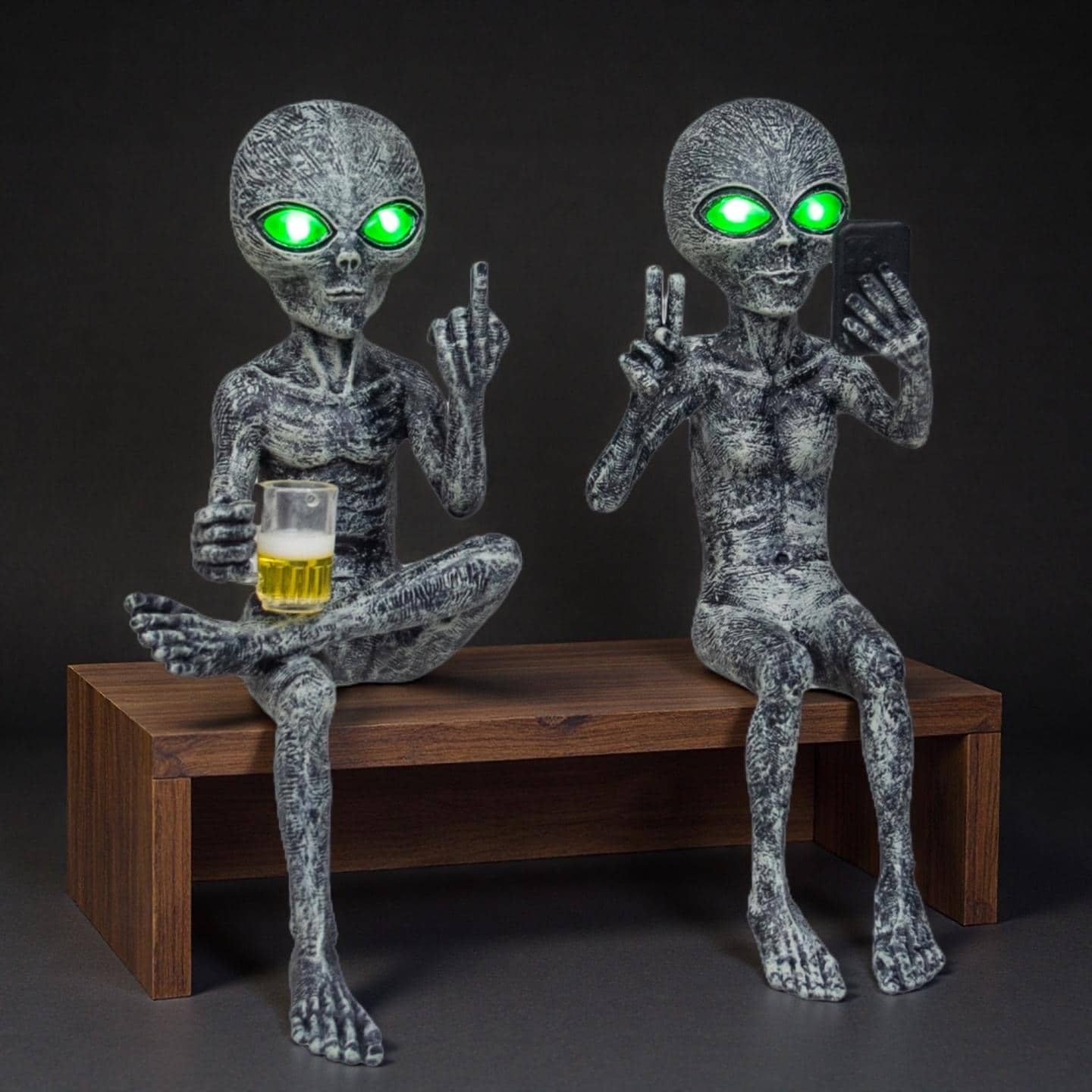 Solar Party Alien Statue Home Decor, Waterproof UFO Outdoor Statue ...