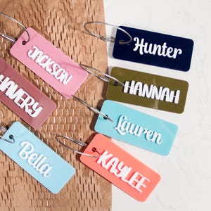 Namensschild für Rucksack, Acryl Schlüsselbund, personalisiertes Geschenk für Kinder Jungen, Name Schlüsselbund, benutzerdefinierte Taschenanhänger, Schulanfang, Namensschild für Kinder