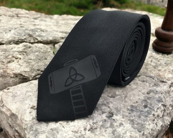 Thor Hammer Black Edition Silk Tie - Corbata delgada - Corbata de boda, Regalo de Navidad, Regalo del Día del Padre, Regalo de cumpleaños- Regalo del Día de San Valentín