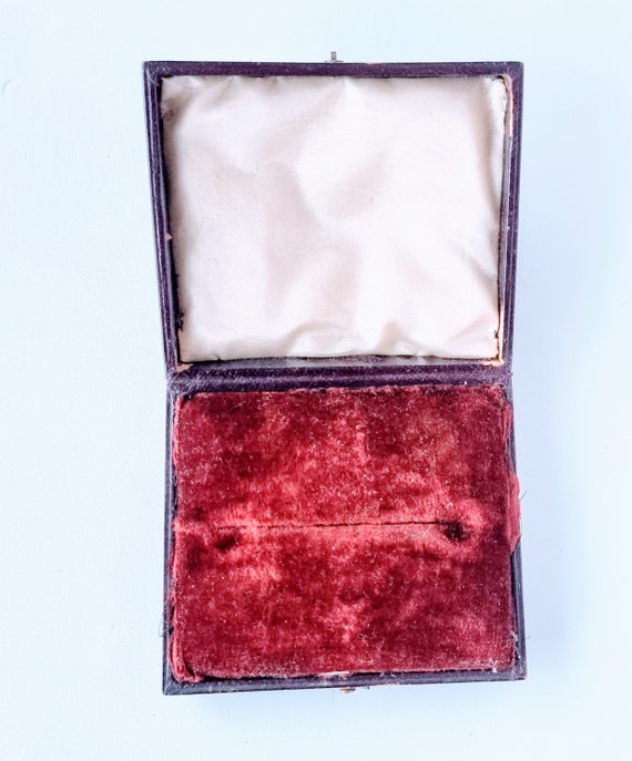 Antique, jewellery case,large brooch, late Georgia