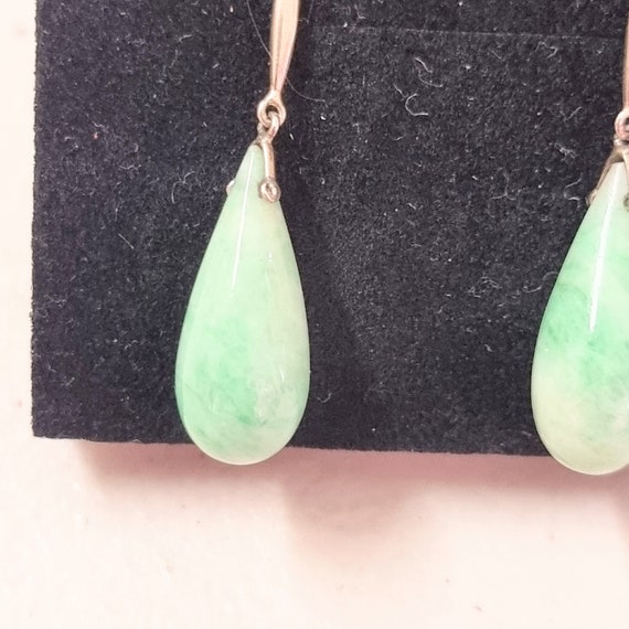 Early to mid 20th C, jade and 9ct white gold ear … - image 3