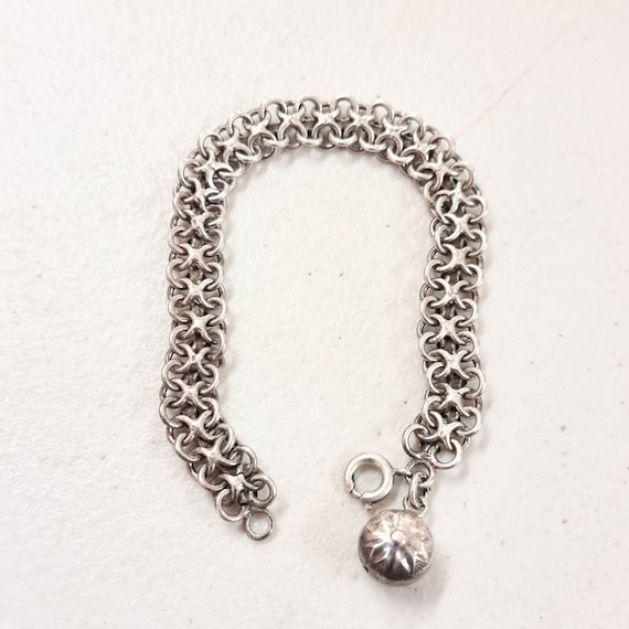 【French vintage】silver chain bracelet A French Antique Silver Wrist Chain With Gold Highlights. LO/1362